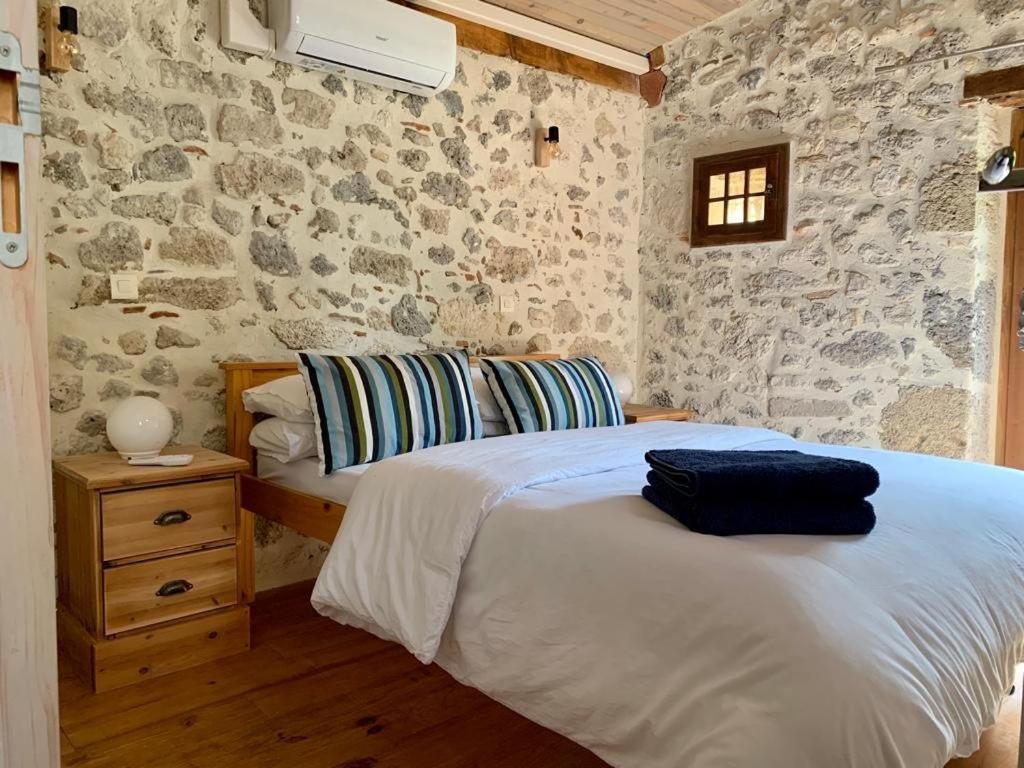 Gites De Verger, Stylish Self Catering Cottages In Sos Esterno foto